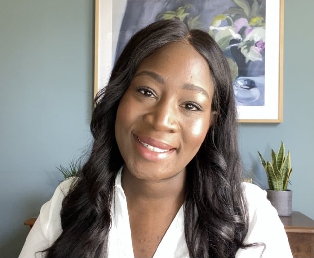 Amina Davison, Dr