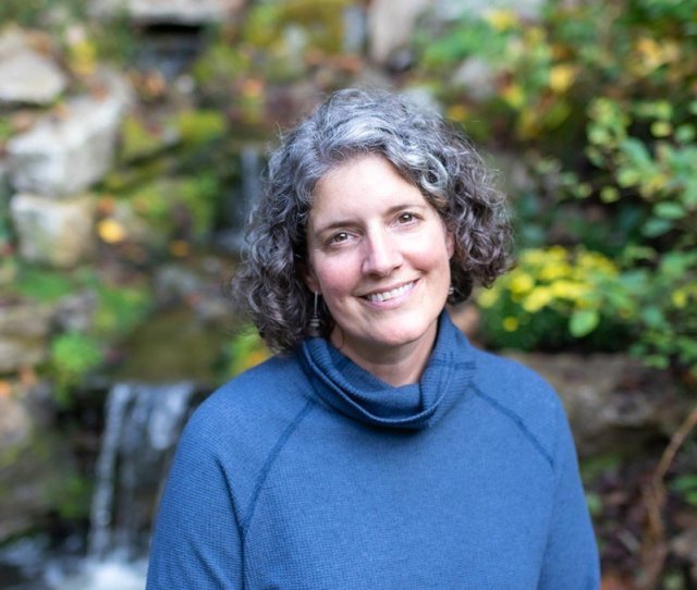 Elizabeth Graves
