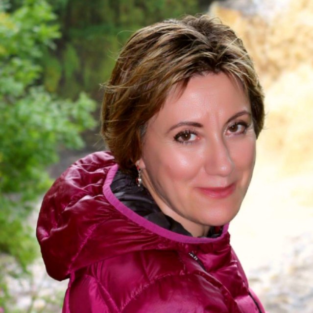 Elena Leschen, MD