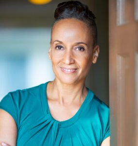 Alisa L Dennis