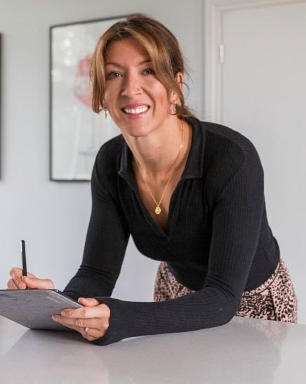 Emily Lacey, Dr